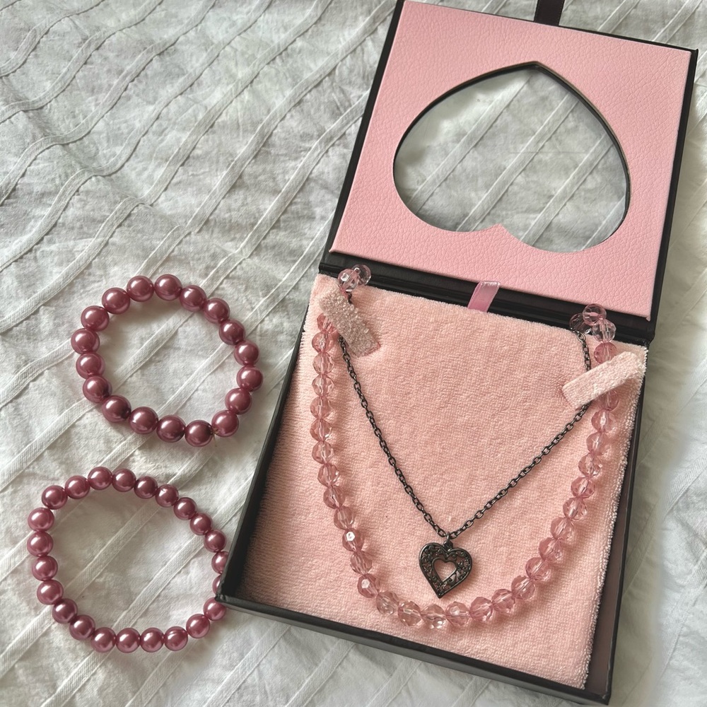 Pink beaded and silver necklace with pink pearl bracelets